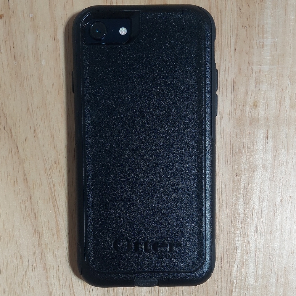 OtterBox Symmetry Series Case (iPhone SE 2nd Gen, 3rd Gen, iPhone 7 & iPhone 8)
